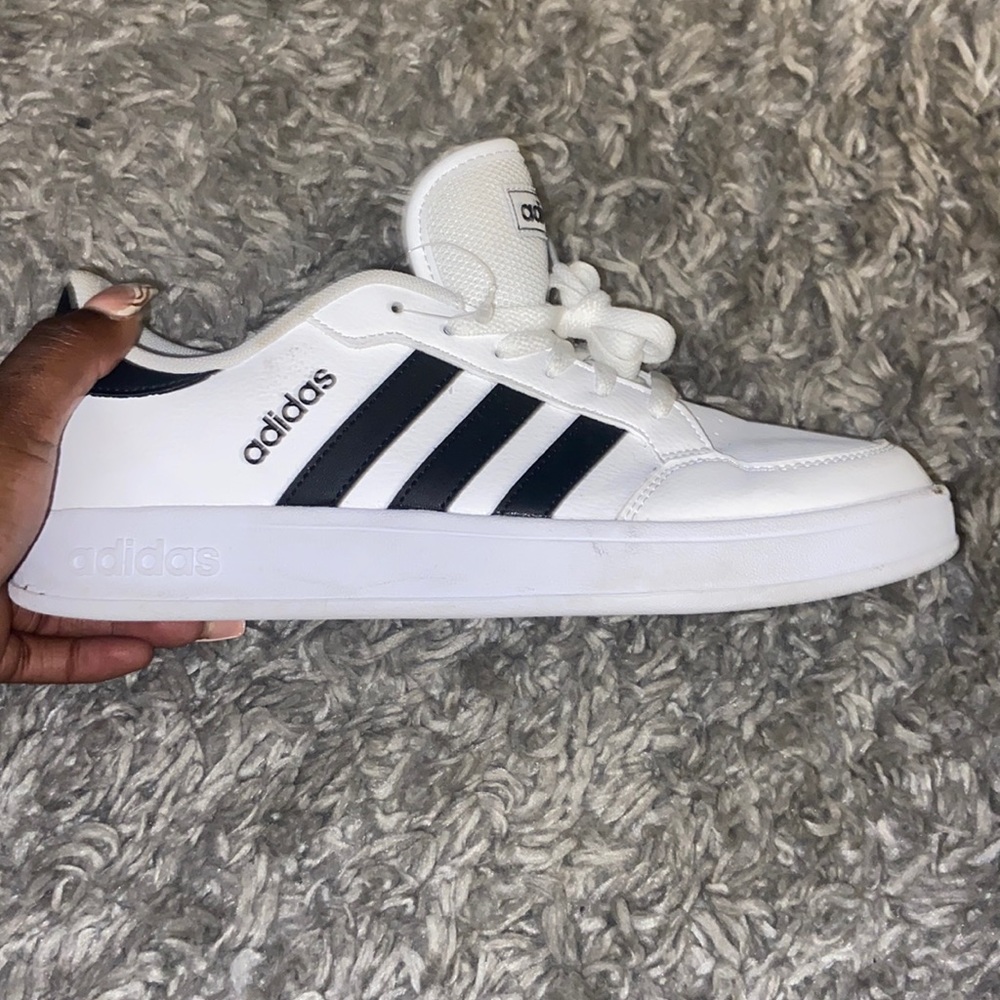 White adidas classic sneaker